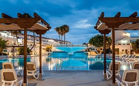 Blue Waters Apartment With Heated Pool